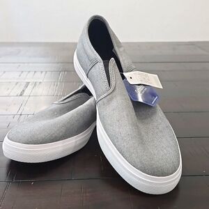 Men's Lacoste Slip On shoes. Size 9.5 Brand new!